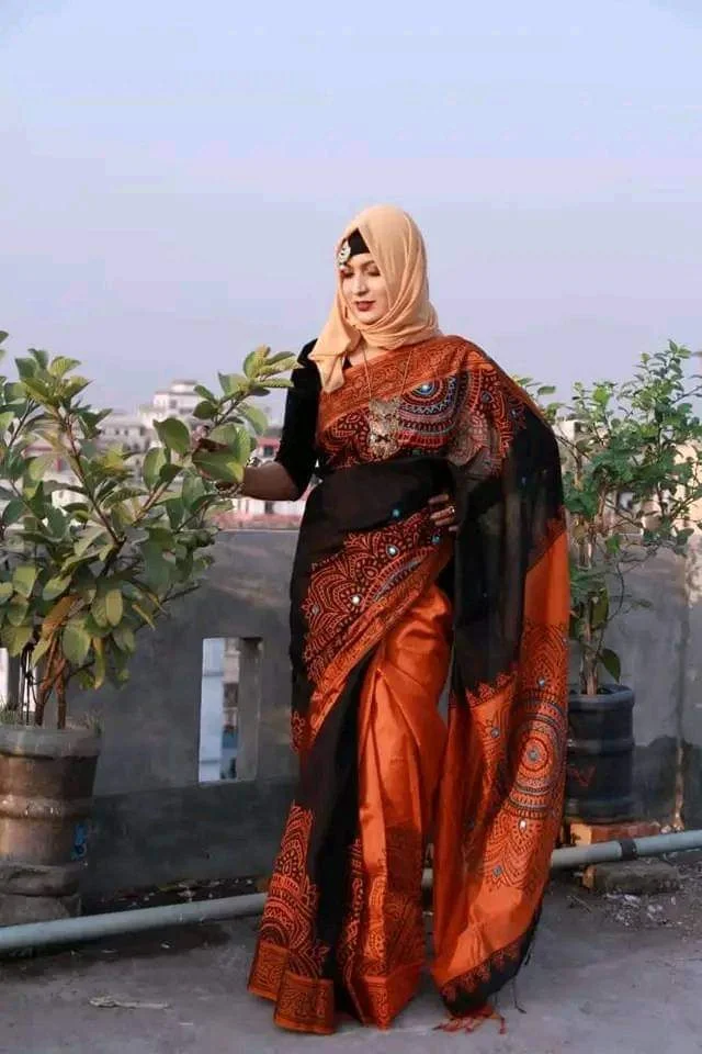 নকশি টাঙ্গাইল শাড়ি – বাংলার গল্পে বোনা এক আবেগ