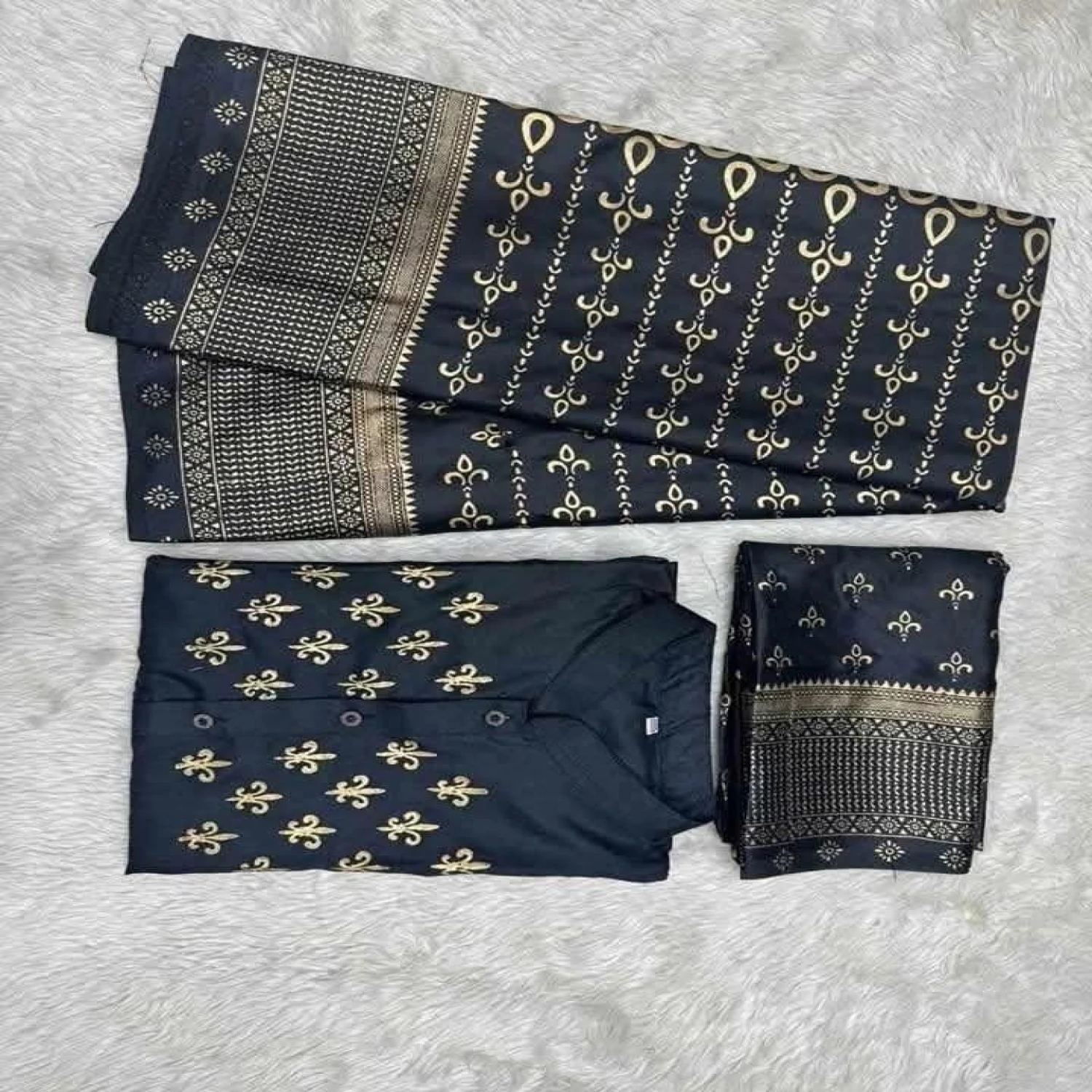 কাপল সেট – জাপানি সিল্ক শাড়ি ও ধুপিয়ান সিল্ক পাঞ্জাবি