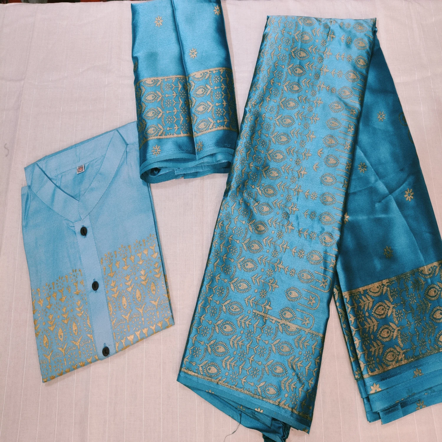 কাপল সেট – জাপানি সিল্ক শাড়ি ও ধুপিয়ান সিল্ক পাঞ্জাবি