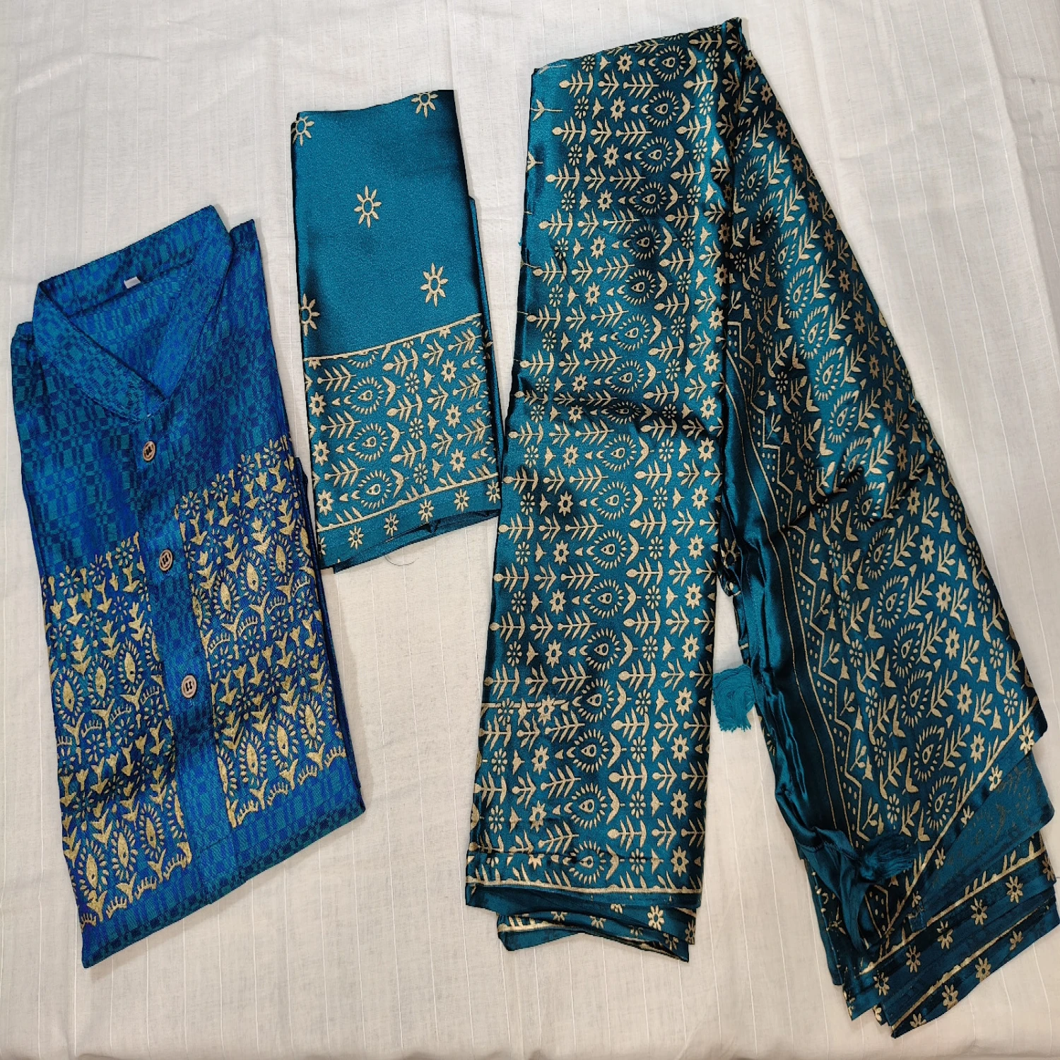 কাপল সেট – জাপানি সিল্ক শাড়ি ও ধুপিয়ান সিল্ক পাঞ্জাবি