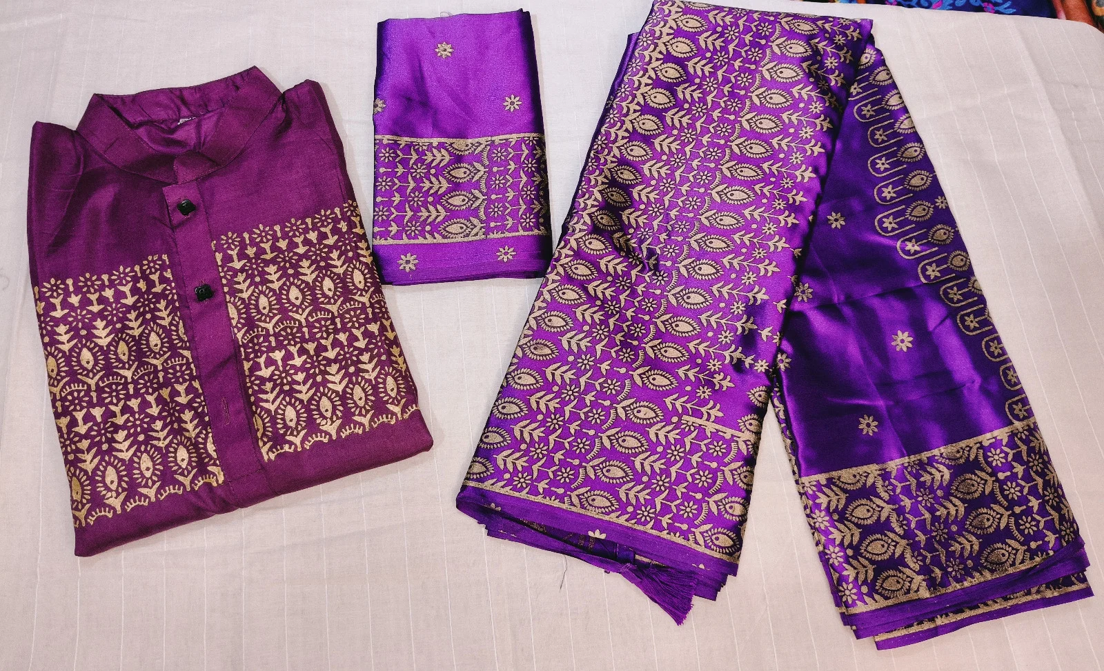 কাপল সেট – জাপানি সিল্ক শাড়ি ও ধুপিয়ান সিল্ক পাঞ্জাবি