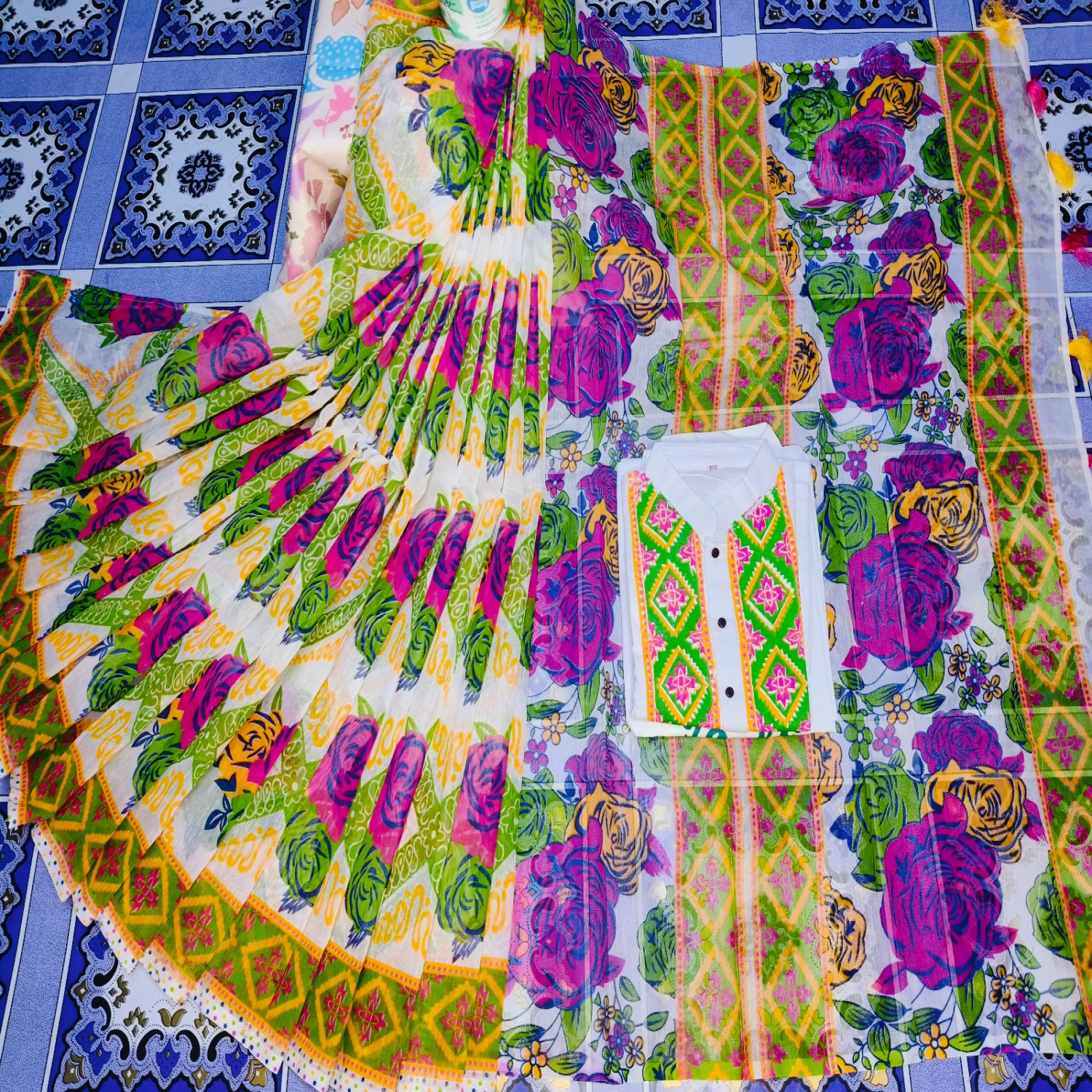 কাপল ড্রেস কালেকশনে