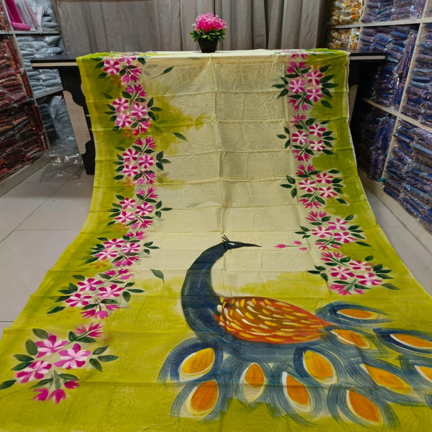 প্রিমিয়াম হাফসিল্ক শাড়ি