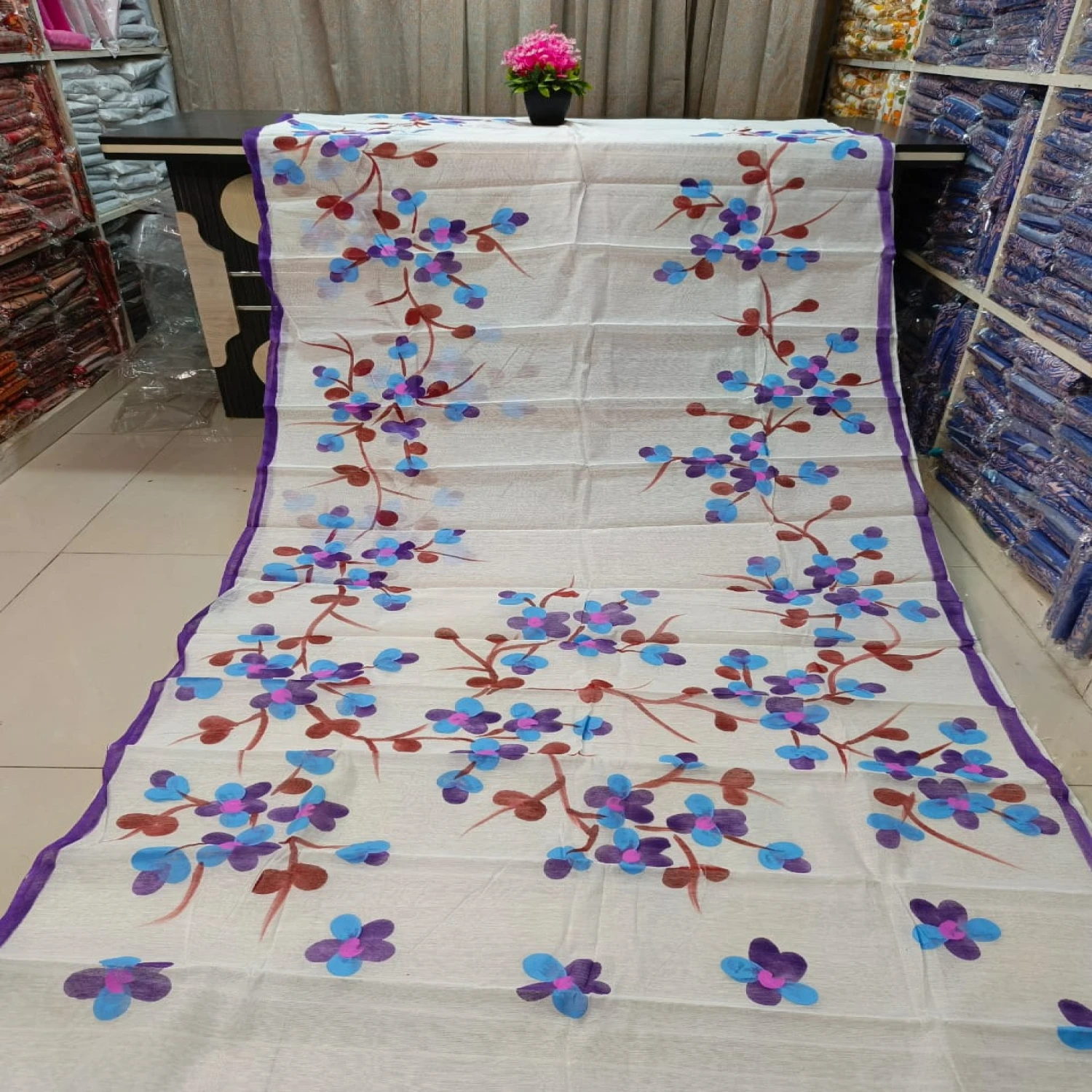 প্রিমিয়াম হাফসিল্ক শাড়ি