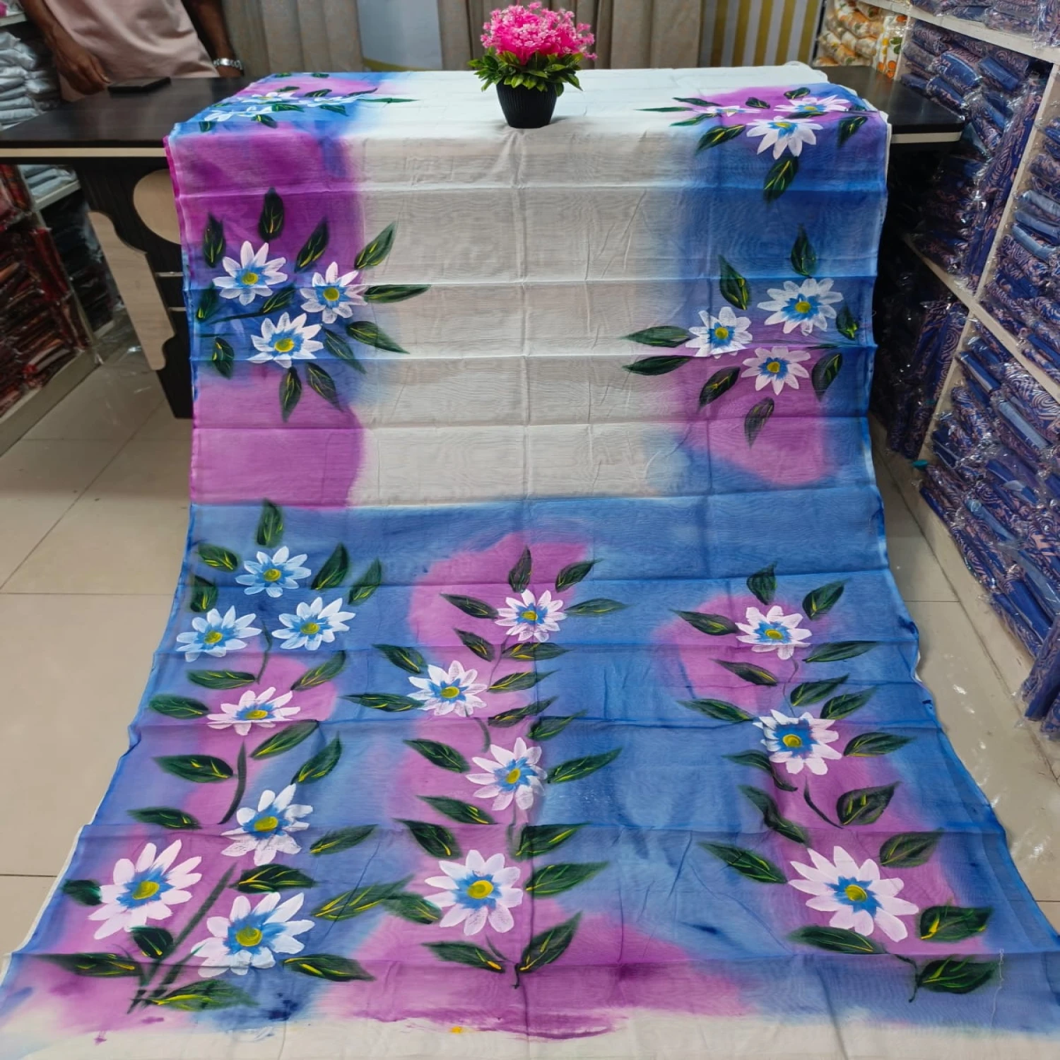 প্রিমিয়াম হাফসিল্ক শাড়ি