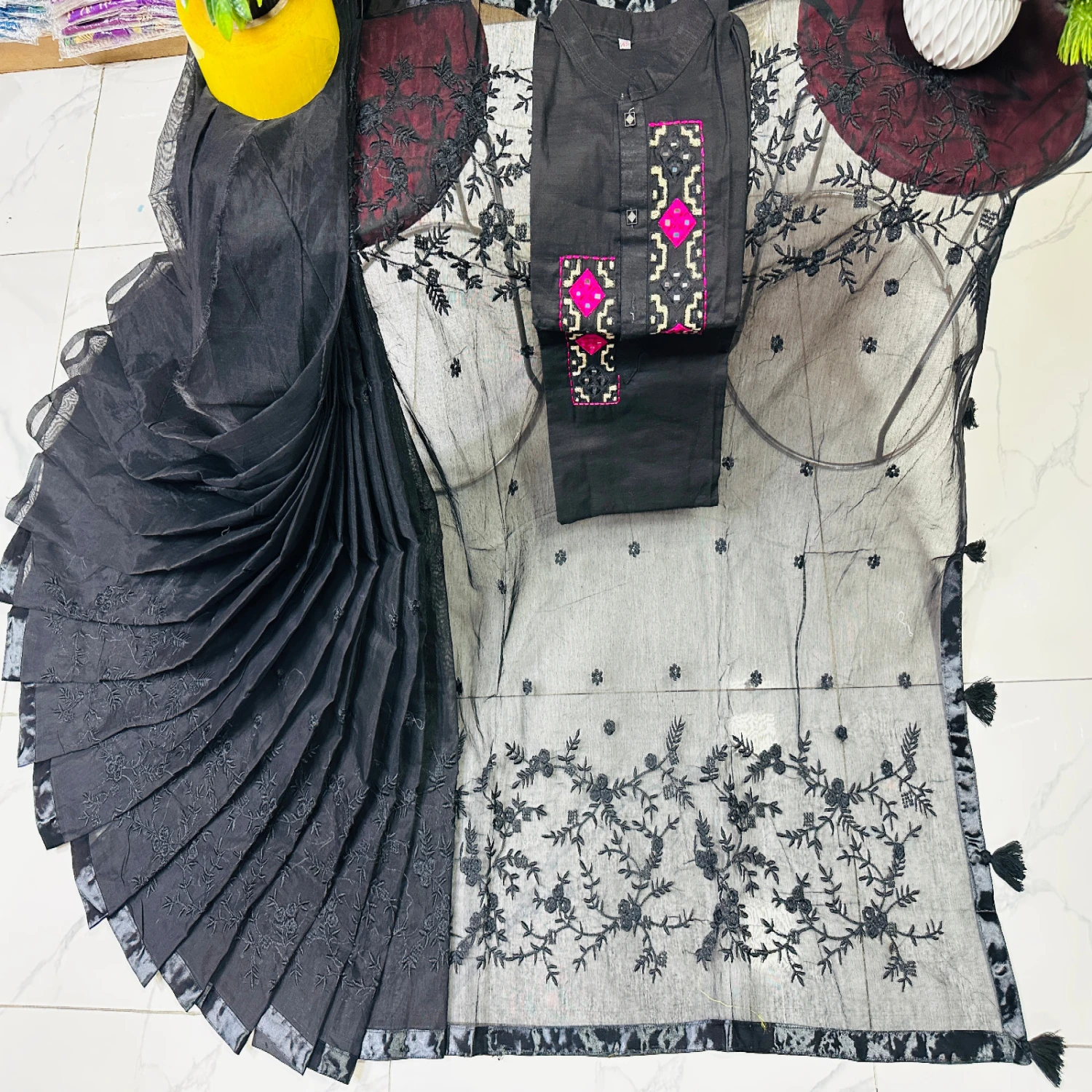 এমব্রয়ডারি কাপল সেট