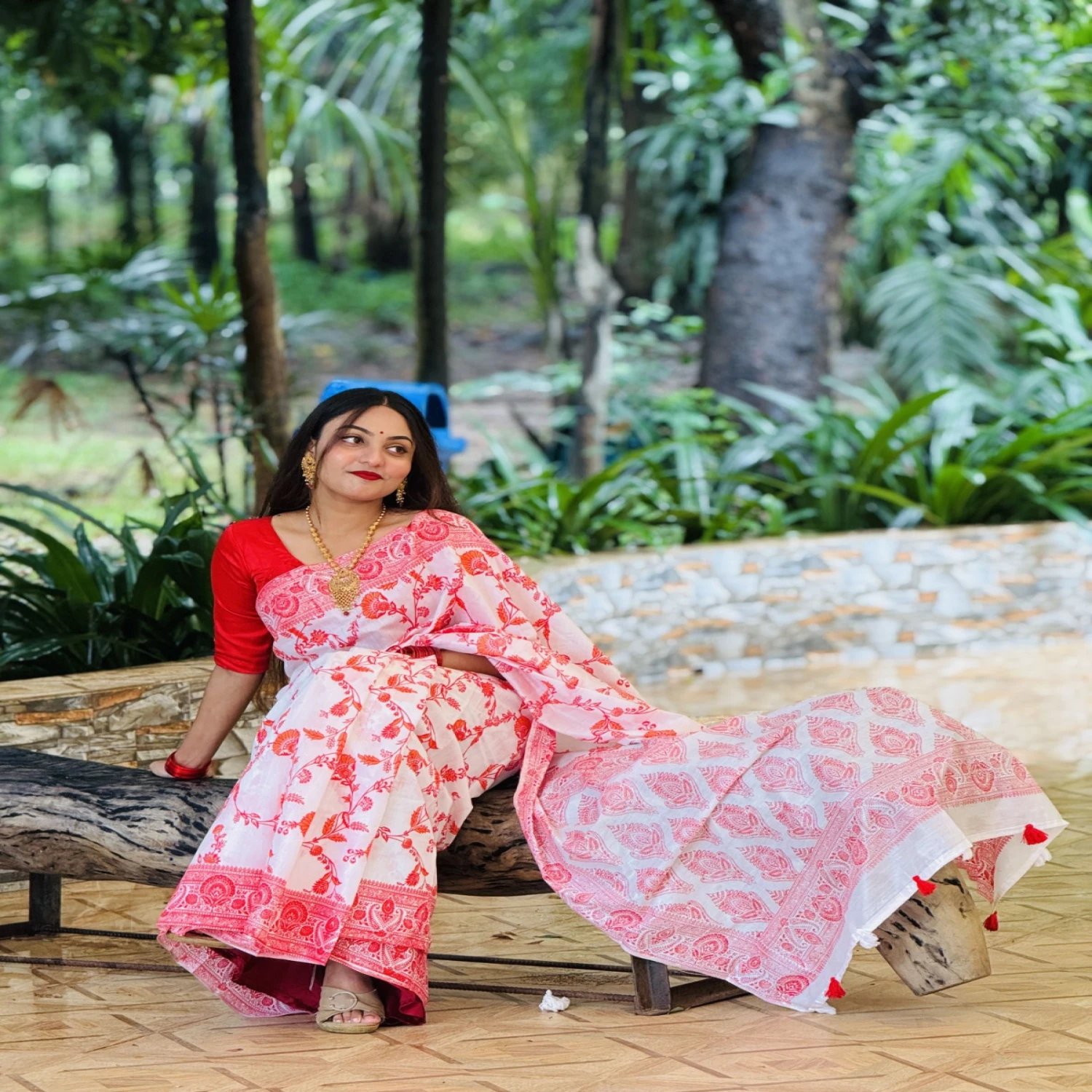 প্রিমিয়াম রেশম সিল্ক শাড়ি