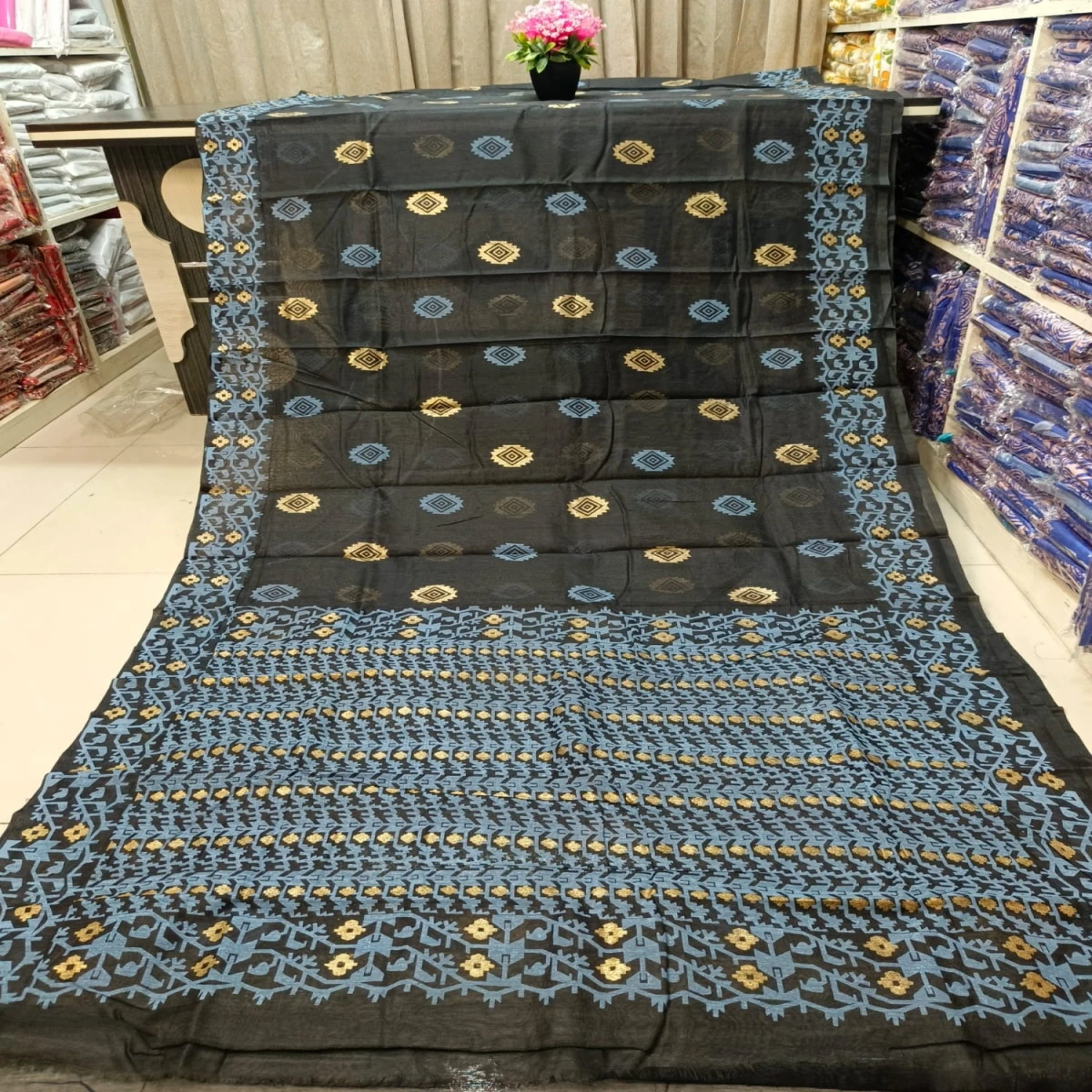 প্রিমিয়াম হাফ সিল্ক শাড়ি