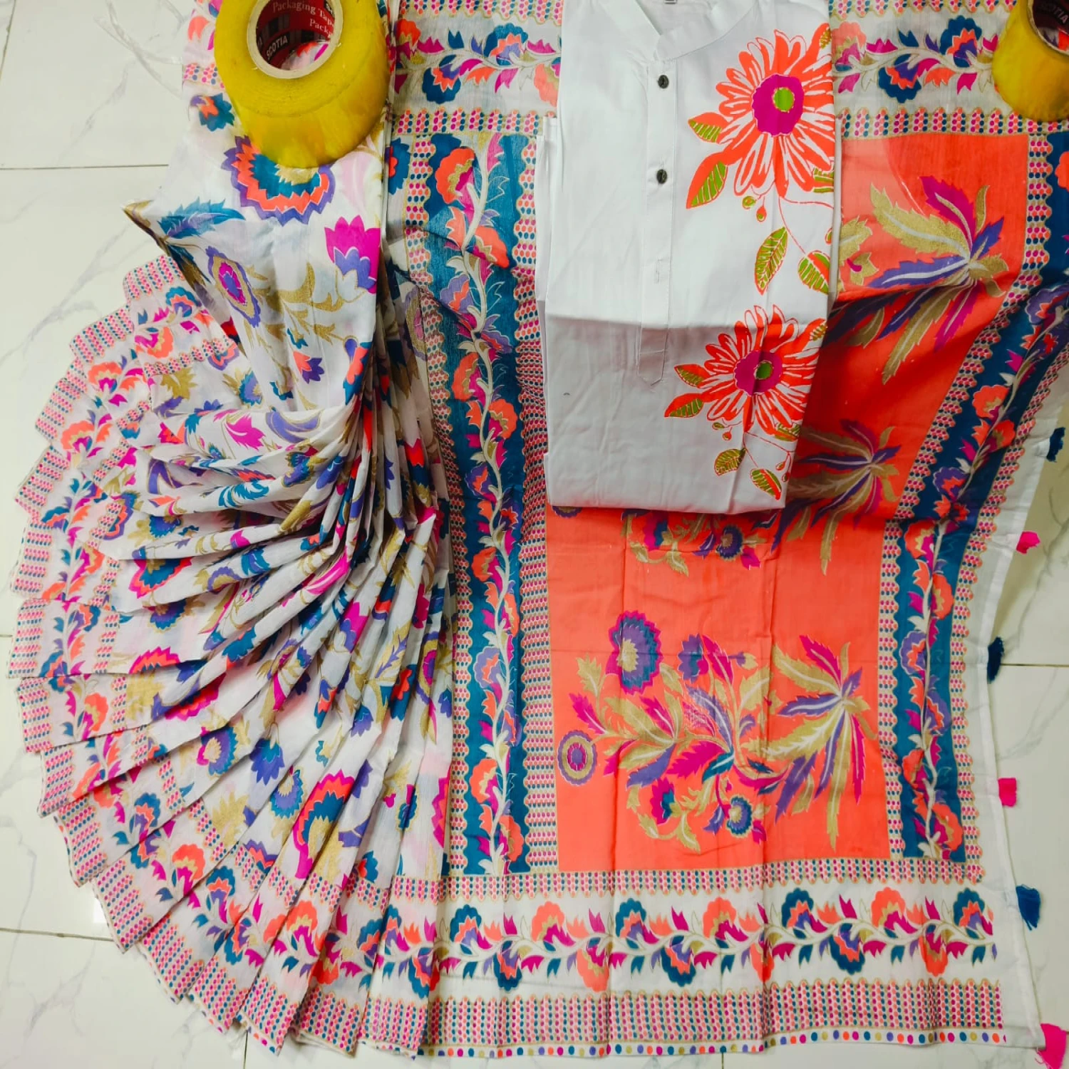 লাল-সাদা কাপল ড্রেস কালেকশন